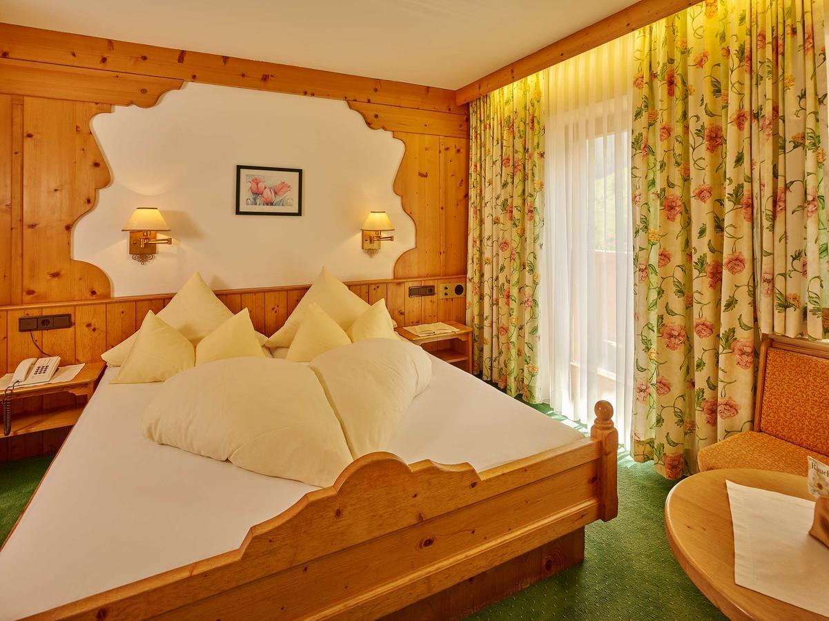 Hotel Sonnhof นอยชติฟ อิม ชตูไปทัล ภายนอก รูปภาพ